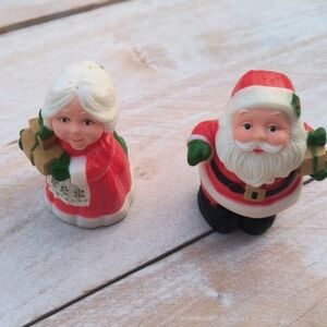 Vintage Hallmark Cards Inc Santa & Mrs. Claus Plastic Salt and Pepper Shakers